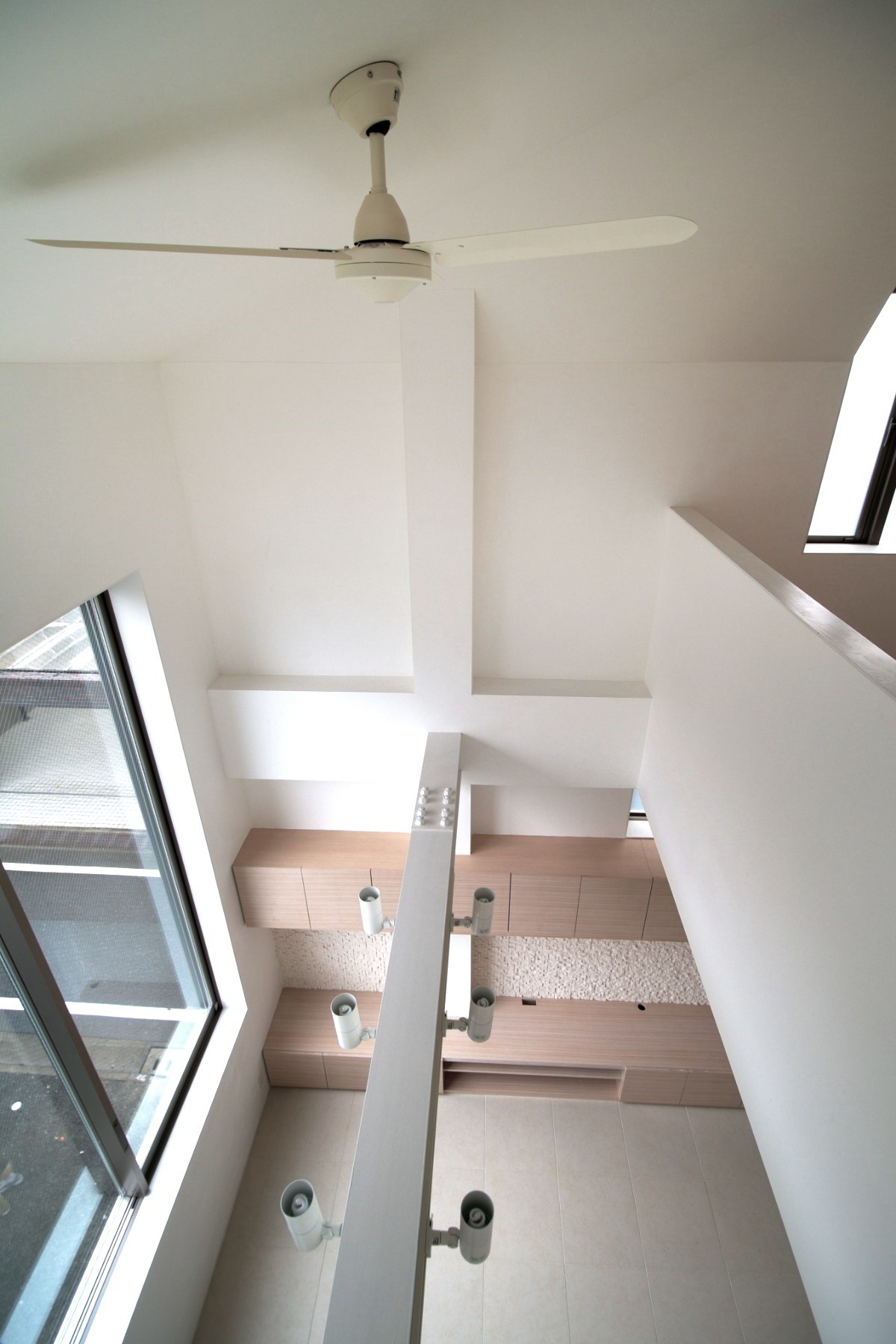 ’open the north window in spring’