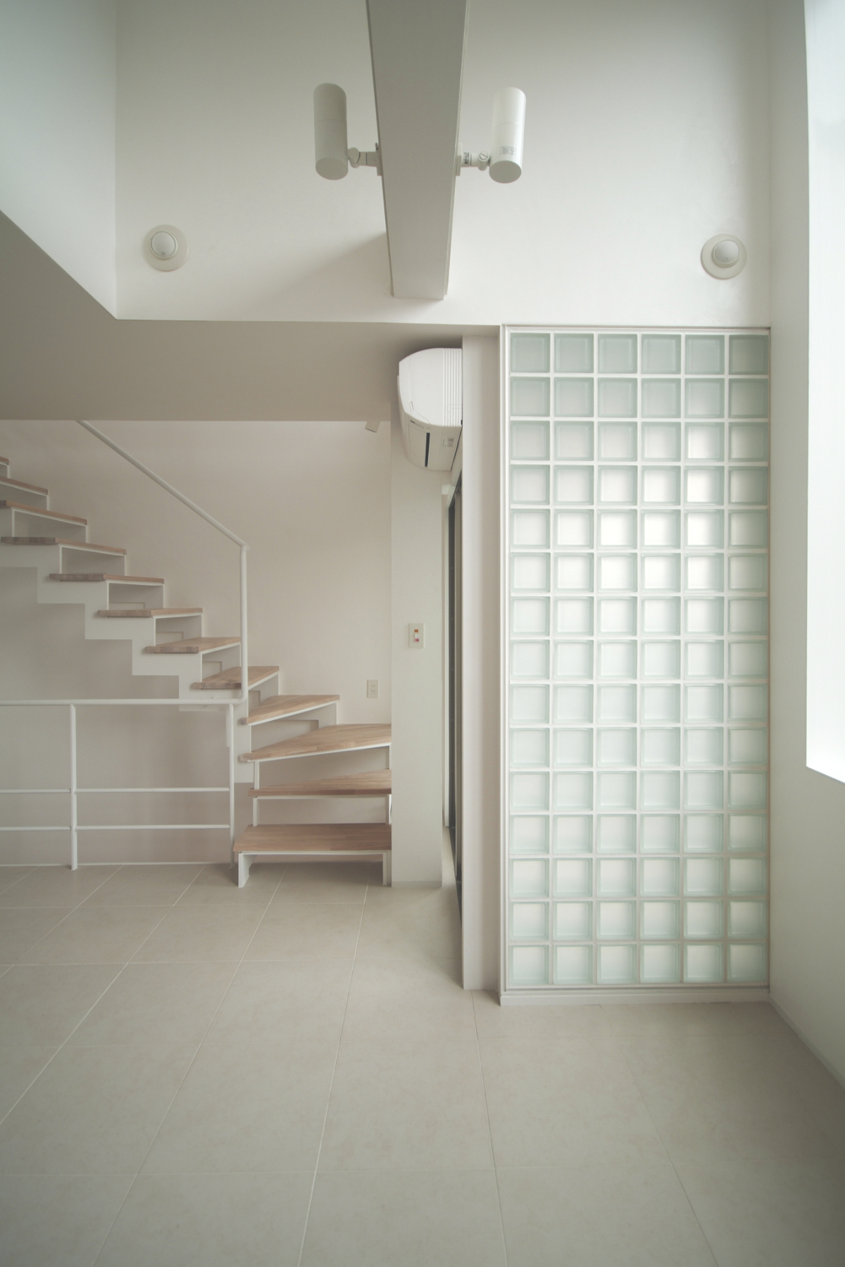 ’open the north window in spring’